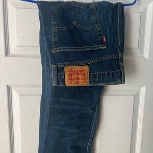 Levi dark blue jeans